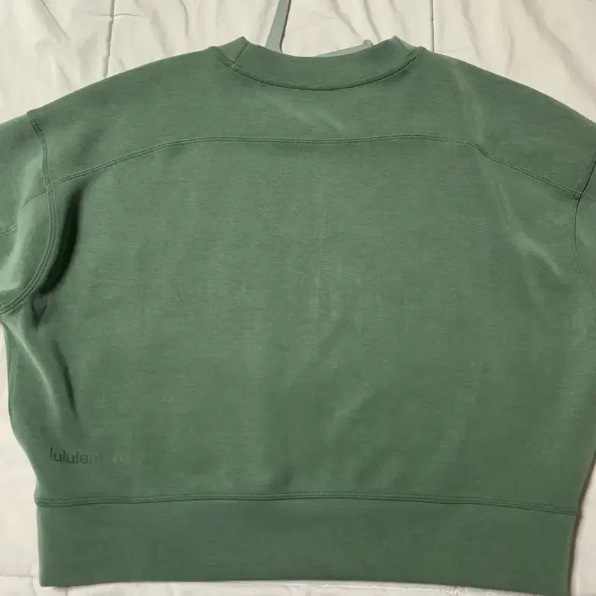 [BUNJANG] Lululemon Khaki Crewneck Sweatshirt Size 4 / 맨투맨카키색룰루레몬4