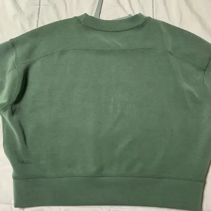 [BUNJANG] Lululemon Khaki Crewneck Sweatshirt Size 4 / 맨투맨카키색룰루레몬4