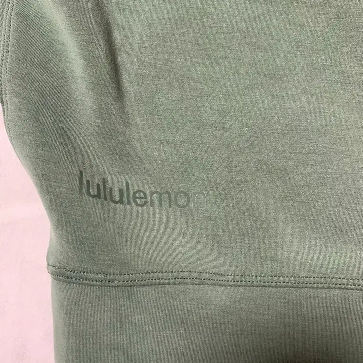 [BUNJANG] Lululemon Khaki Crewneck Sweatshirt Size 4 / 맨투맨카키색룰루레몬4