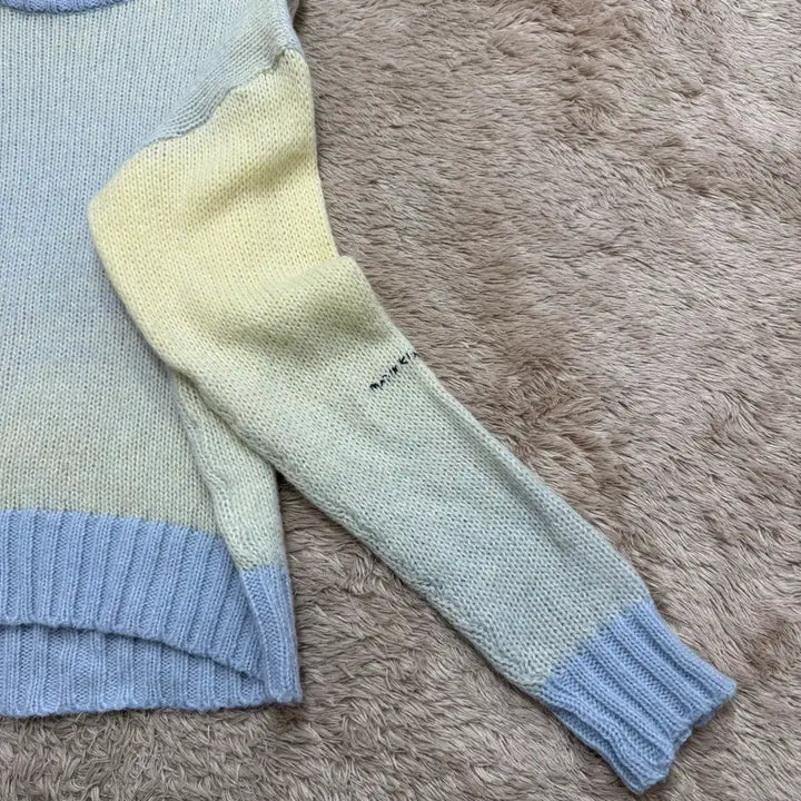 [BUNJANG] Matin Kim Gradient Knit Pullover / 마뗑킴 마뗑 그라데이션 니트 풀오버, 봄에 단품도 예뻐요