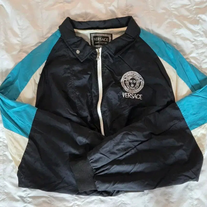 [BUNJANG] Versace Old School Crop Windbreaker Jacket / 베르사체 올드스쿨 크롭 바람막이 빅로고 백로고  메두사 s급 넉넉사이즈