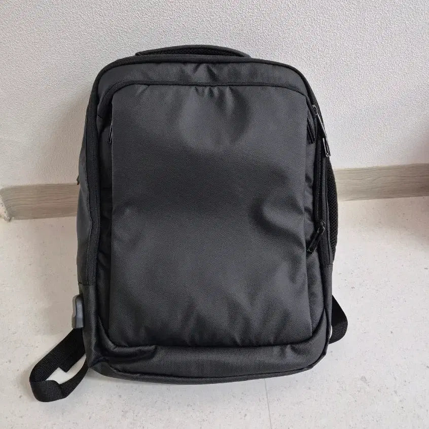 [BUNJANG] Black Backpack / 블랙 백팩 가방