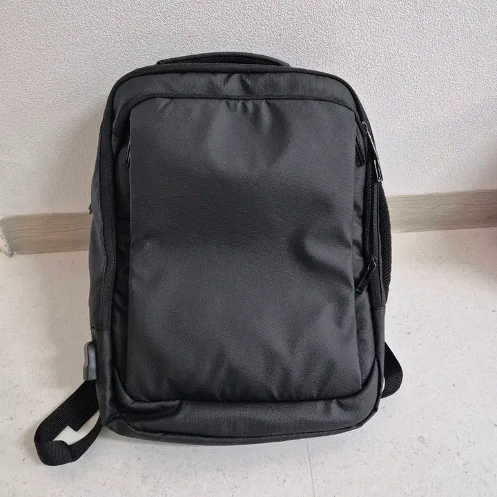 [BUNJANG] Black Backpack / 블랙 백팩 가방