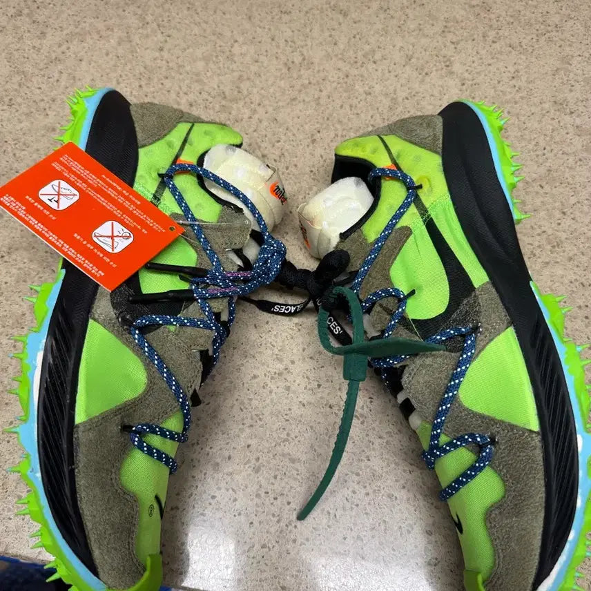 [BUNJANG] Nike Off-White Zoom Terra Kiger 5 Green Sneakers / 나이키 x 오프화이트 줌 테라 카이거 5 그린 형광 W295
