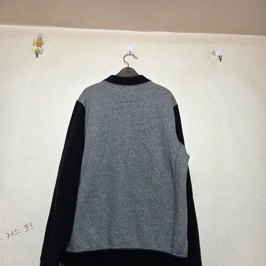 [BUNJANG] Abercrombie & Fitch Gray/Black Baseball Jacket / 아베크롬비 회색/검정 야구 점퍼