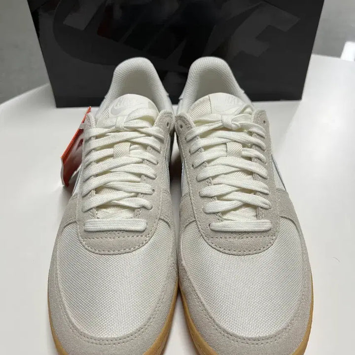 [BUNJANG] Nike Sneakers (Size 265) / (정품 나코탭 새상품) 깔끔한 나이키 스니커즈 (사이즈 260 / 265