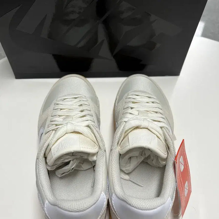 [BUNJANG] Nike Sneakers (Size 265) / (정품 나코탭 새상품) 깔끔한 나이키 스니커즈 (사이즈 260 / 265