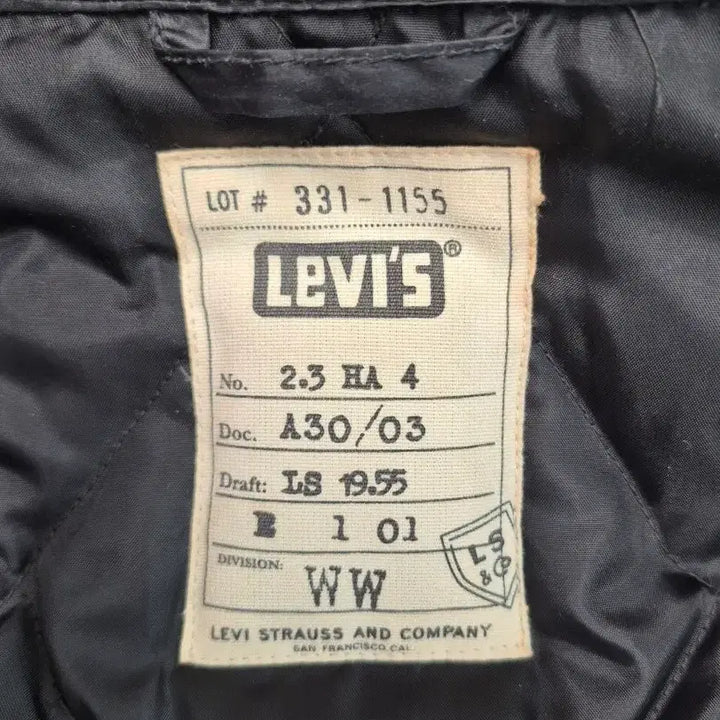 [BUNJANG] Levi's Down Trucker Jacket - Black XL / Levi's Down Trucker Jacket [XL]
