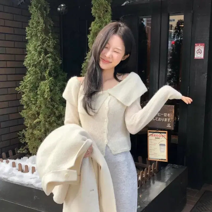 [BUNJANG] Lazy Shop Surm Rietto Noel Ivory Off-Shoulder Knit / 레이지샵 수름 리에뜨 노엘 오프숄더 니트