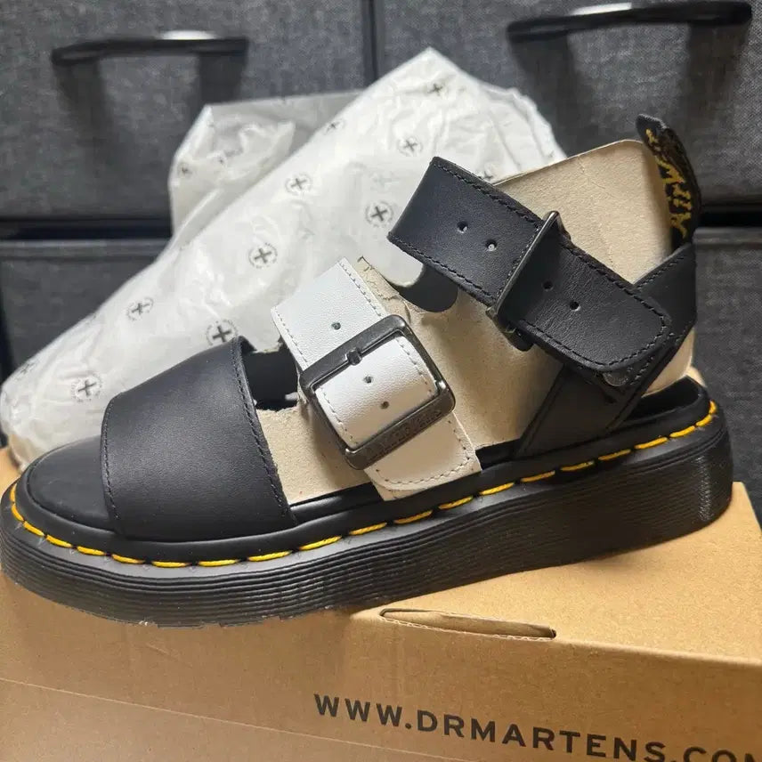 [BUNJANG] Dr. Martens Gryphon Sandals / 닥터마틴 샌들 그리폰 uk4 (230-240)