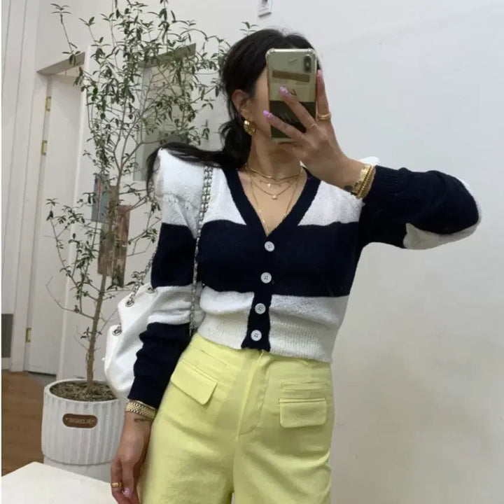 [BUNJANG] BELLE 201 Endorphin Striped Shoulder Cardigan / 벨201 엔돌핀 단가라 숄더 가디건