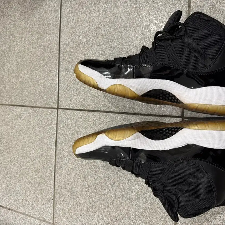 [BUNJANG] Jordan 11 Space Jam 2009 Sneakers / 조던11 스페이스잼 2009년도 레트로 270