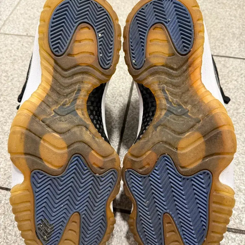 [BUNJANG] Jordan 11 Space Jam 2009 Sneakers / 조던11 스페이스잼 2009년도 레트로 270