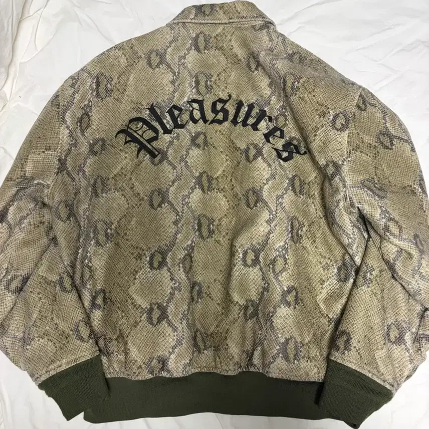 [BUNJANG] P1Harmony Bomber Jacket / 플레져스 뱀피 봄버자켓 m