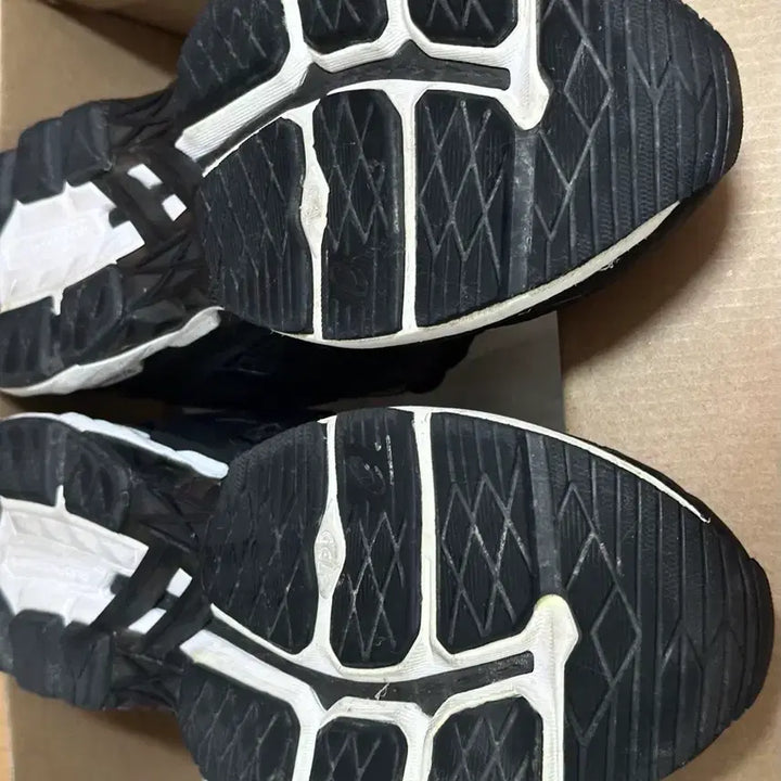[BUNJANG] Asics GT-2000 5 Shoes (270mm) / 아식스 GT-2000 5 270mm