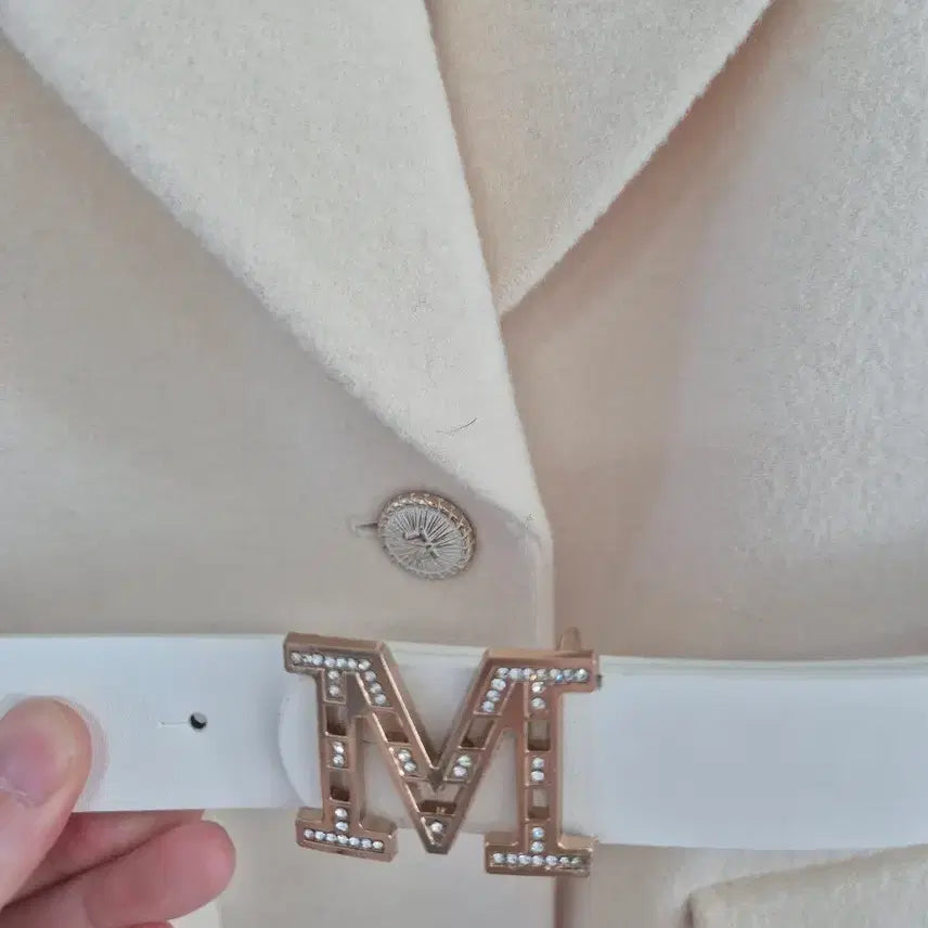 [BUNJANG] MojoSphin Fox Fur Ivory Coat / 모조에스핀 폭스퍼 아이보리코트