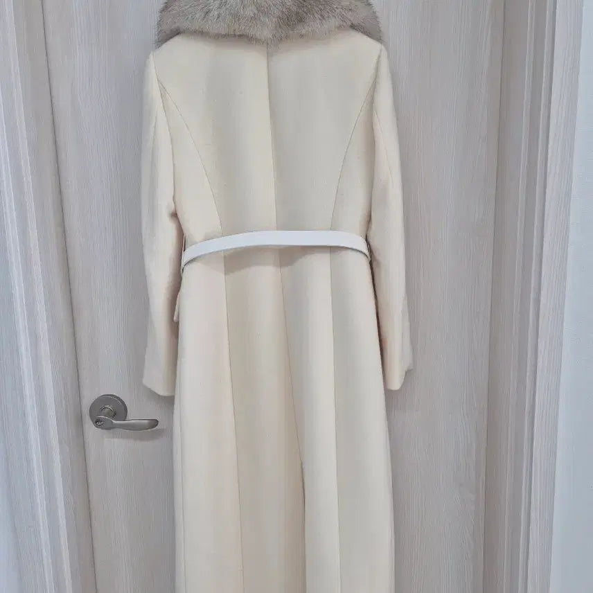 [BUNJANG] MojoSphin Fox Fur Ivory Coat / 모조에스핀 폭스퍼 아이보리코트