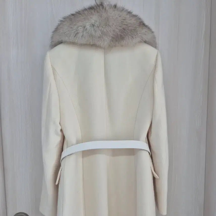 [BUNJANG] MojoSphin Fox Fur Ivory Coat / 모조에스핀 폭스퍼 아이보리코트