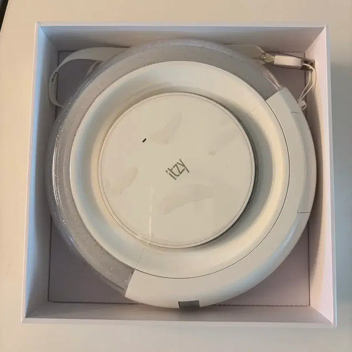 [BUNJANG] ITZY Official Light Ring 1st Gen / 있지(ITZY) 응원봉 라이트링 1세대