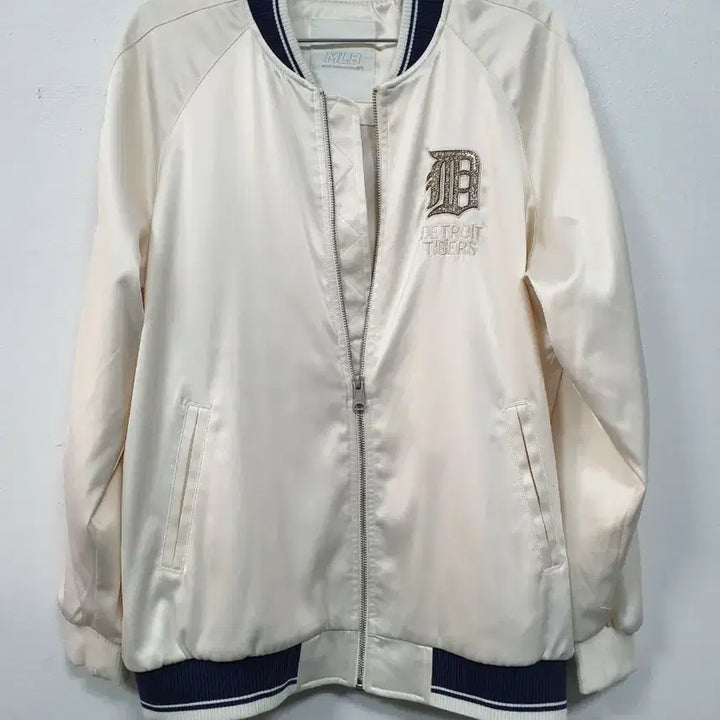 [BUNJANG] MLB Ivory Tigers Souvenir Jacket / MLB 아이보리 타이거즈 스카잔 항공점퍼 90사이즈