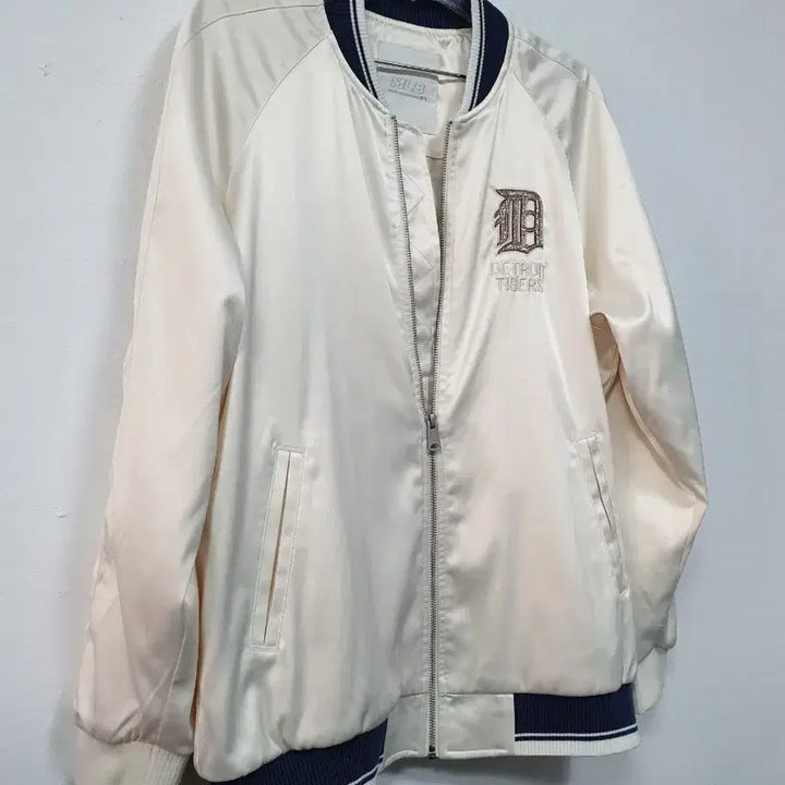 [BUNJANG] MLB Ivory Tigers Souvenir Jacket / MLB 아이보리 타이거즈 스카잔 항공점퍼 90사이즈