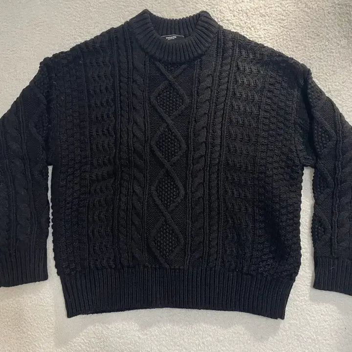 [BUNJANG] Trillion Black Cable Knit Sweater / 트릴리온 블랙 케이블 니트