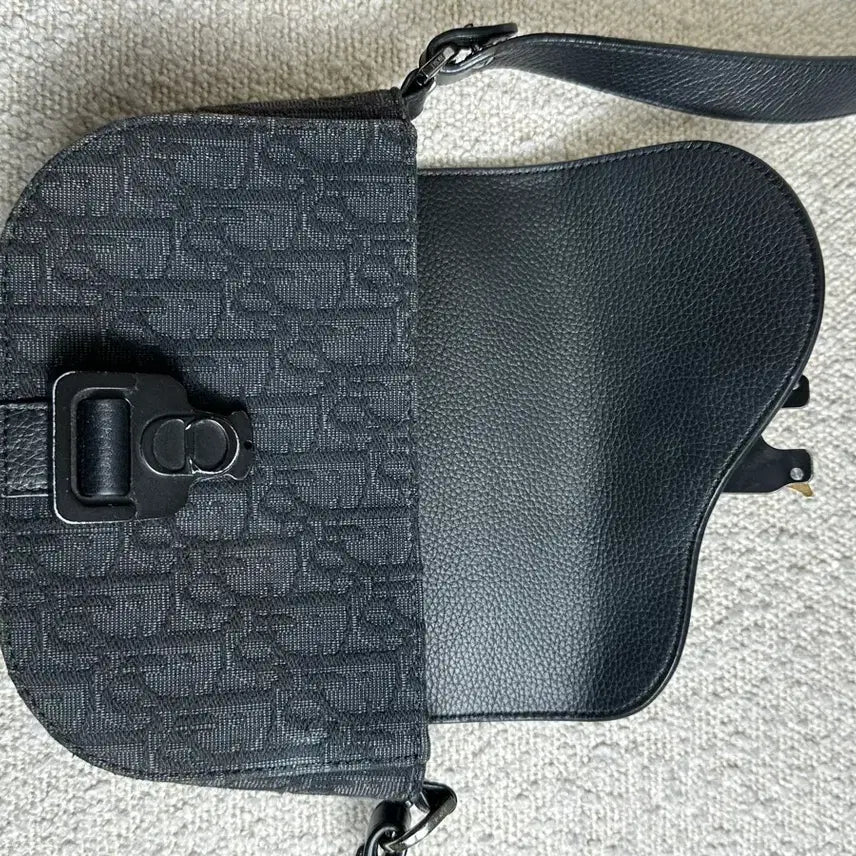 [BUNJANG] Dior Oblique Saddle Mini Messenger Bag / 디올 오블리크 새들 미니 플랩 메신저백