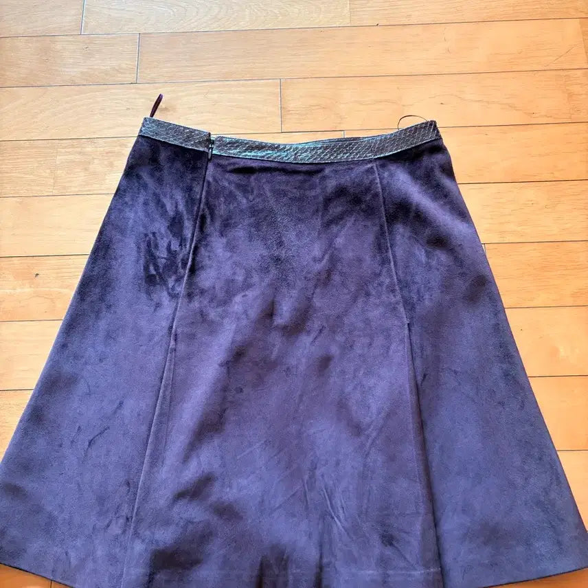 [BUNJANG] Ferragamo Suede Skirt / 페라가모 스웨이드 스커트 38