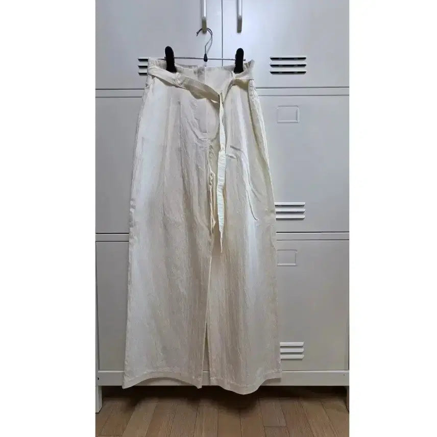 [SOLD OUT] 틴트 벨트 슬랙스 - 아이보리,M