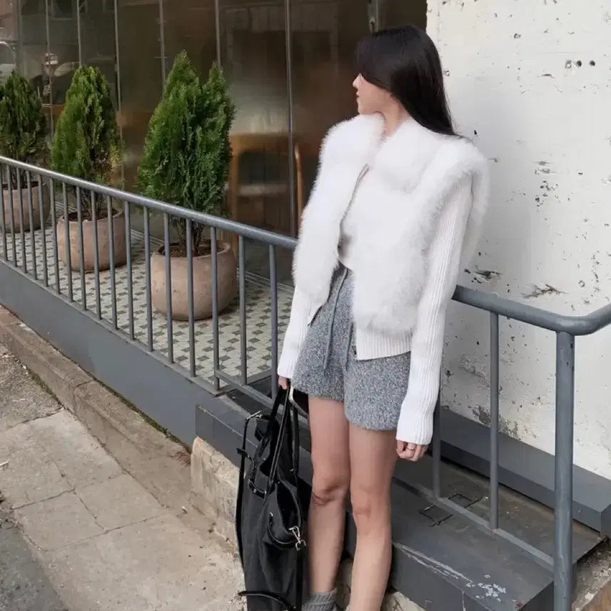 [BUNJANG] U Enough Made Velo Mink Detachable Sleeves Jacket / 유이너프 메이드 벨로 밍크 집업 화이트 퍼 조끼 팔 탈부착 자켓 에이블리