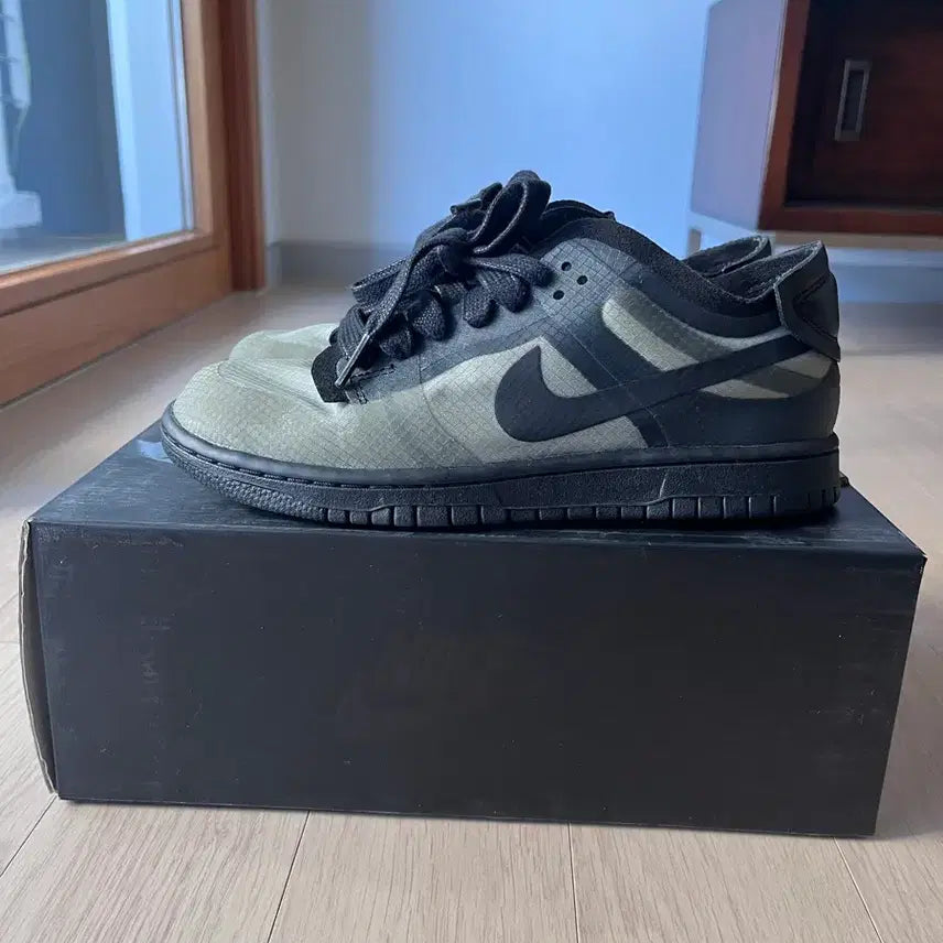 [BUNJANG] CDG Nike Dunk Low Women's Size 7 Sneakers / CDG 꼼데가르송 x 나이키 덩크 로우 우먼스 사이즈 7 (240)