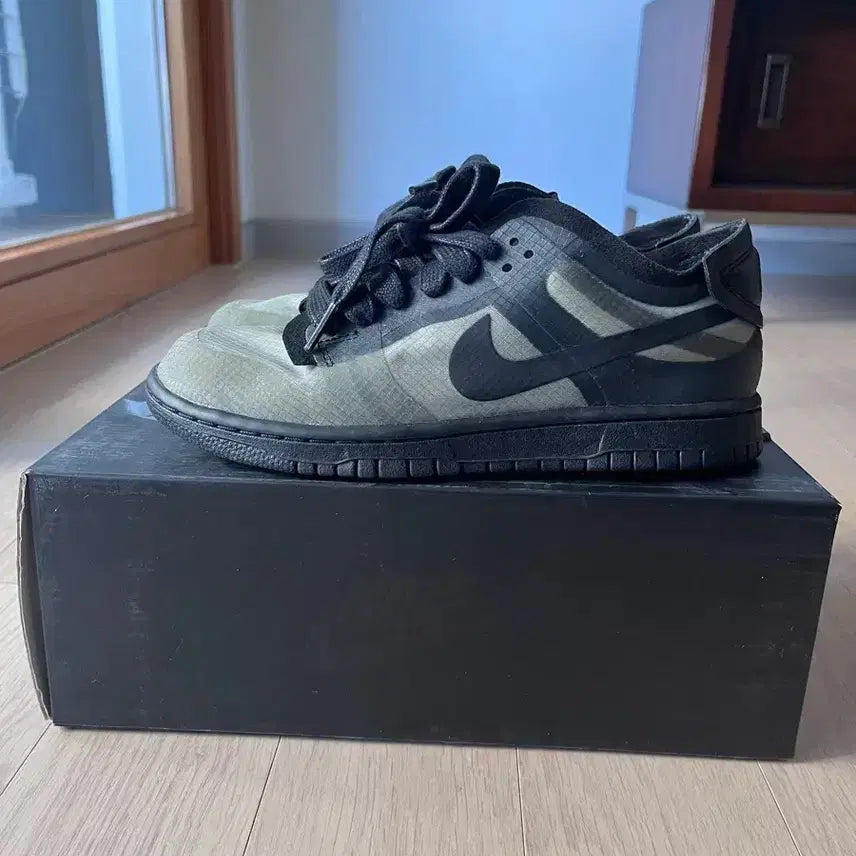 [BUNJANG] CDG Nike Dunk Low Women's Size 7 Sneakers / CDG 꼼데가르송 x 나이키 덩크 로우 우먼스 사이즈 7 (240)
