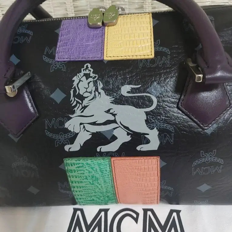 [BUNJANG] MCM Lion Patch Boston Bag / MCM 블랙 보스턴백 라이온 패치 가방