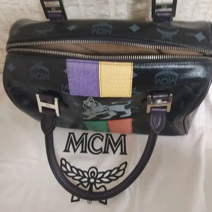 [BUNJANG] MCM Lion Patch Boston Bag / MCM 블랙 보스턴백 라이온 패치 가방