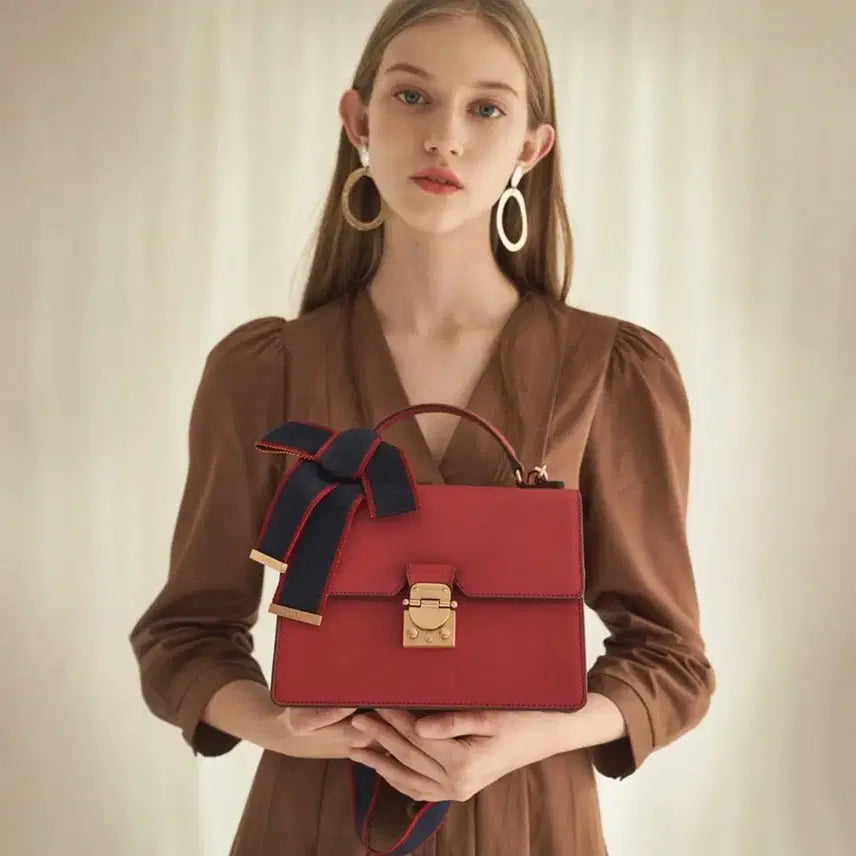 [BUNJANG] Lovecat Ribbon Crossbody Bag / 러브캣 리본 크로스백