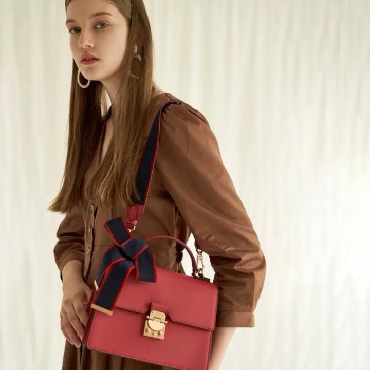 [BUNJANG] Lovecat Ribbon Crossbody Bag / 러브캣 리본 크로스백