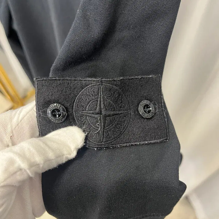 [BUNJANG] Stone Island 637F3 Ghost Piece Sweatshirt Black L Size / 스톤아일랜드 637F3 고스트 피스 스웨트셔츠 블랙 L SIZE [A]