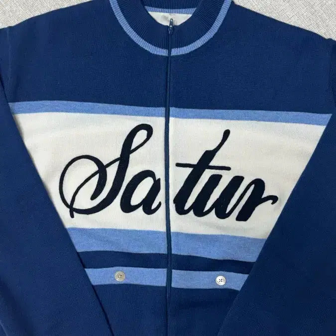 [BUNJANG] NewJeans Sweater Zip-up / 새터 니트집업 (새상품)