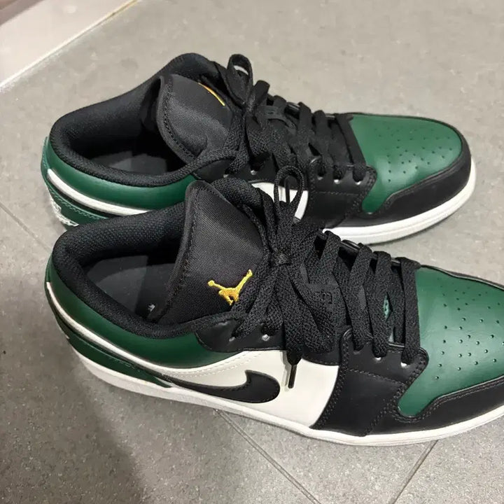 [BUNJANG] Nike Air Jordan 1 Low Green Toe Sneakers (Size 275) / 나이키 덩크 에어 조던 1 로우 그린토 275