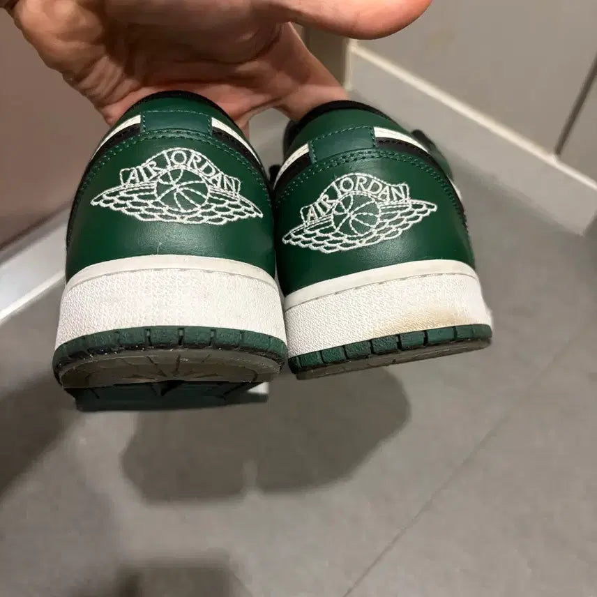 [BUNJANG] Nike Air Jordan 1 Low Green Toe Sneakers (Size 275) / 나이키 덩크 에어 조던 1 로우 그린토 275