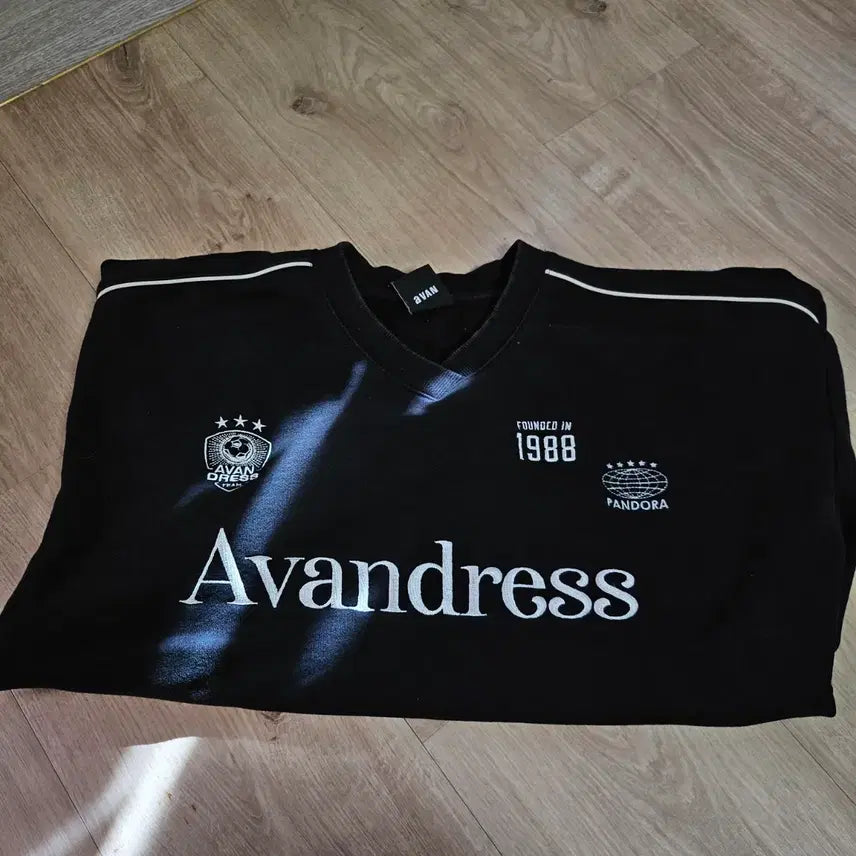 [BUNJANG] Urban Dress Chelsea Sweatshirt Black S / 어반드레스 Chelsea 스웻셔츠 블랙 S