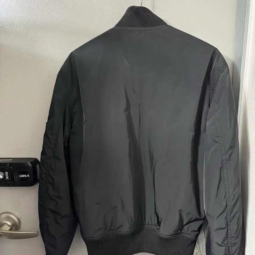 [BUNJANG] DKNY MA-1 Bomber Jacket 95-100 Size / DKNY 항공 점퍼 ma-1 초경량 95-100 사이즈 봄버