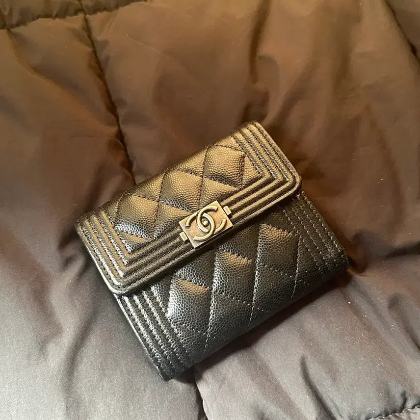 [BUNJANG] Chanel Boy Flap Wallet / 샤넬보이플랩반지갑