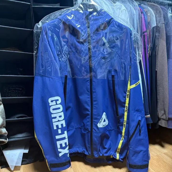 [BUNJANG] Palace Gore-Tex Windbreaker Jacket L / 팔라스 고어텍스 바람막이 자켓 L