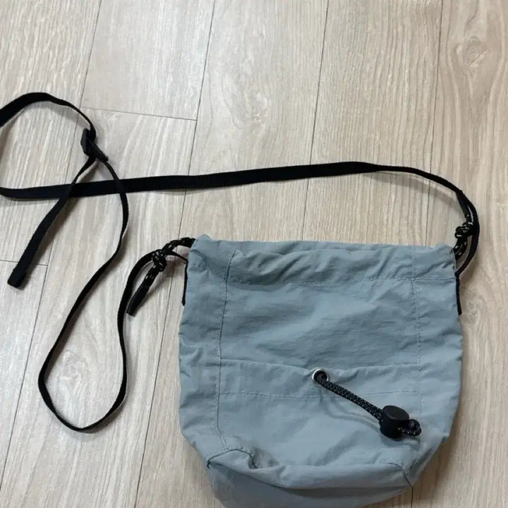 [BUNJANG] Sky Blue Nylon Crossbody Mini Bag / 스카이블루 나일론 크로스백 미니 가방 팝니다
