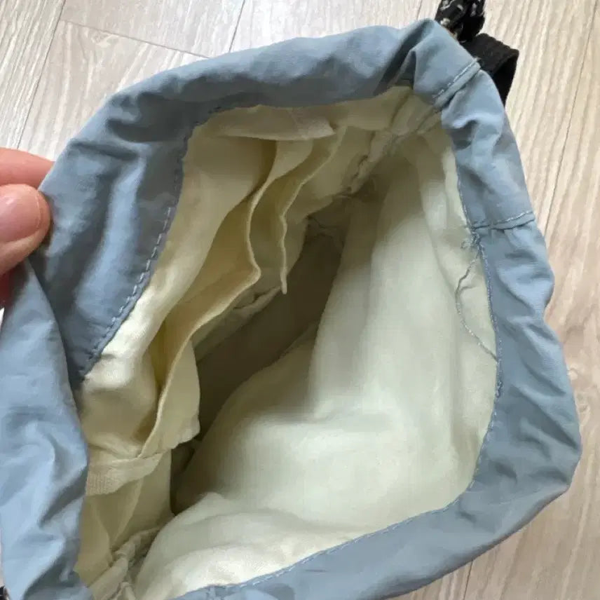[BUNJANG] Sky Blue Nylon Crossbody Mini Bag / 스카이블루 나일론 크로스백 미니 가방 팝니다