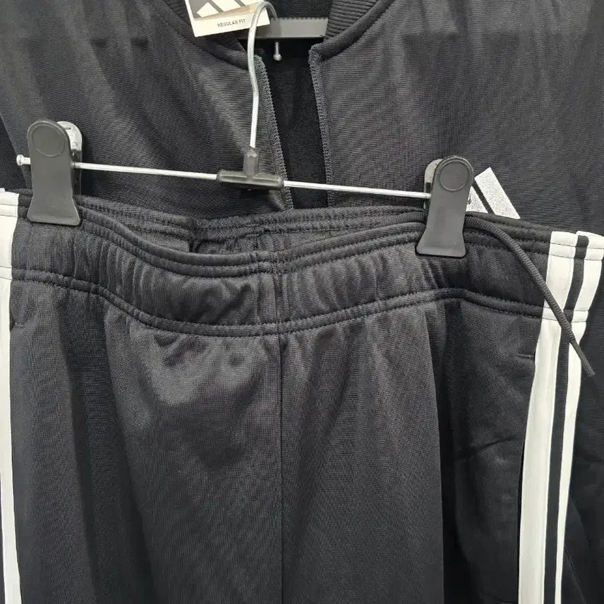 [BUNJANG] Adidas Women's Three Stripe Tracksuit Set JD5434 / [새상품]아디다스 여성 트레이닝세트 삼선 트랙저지 집업세트 JD5434