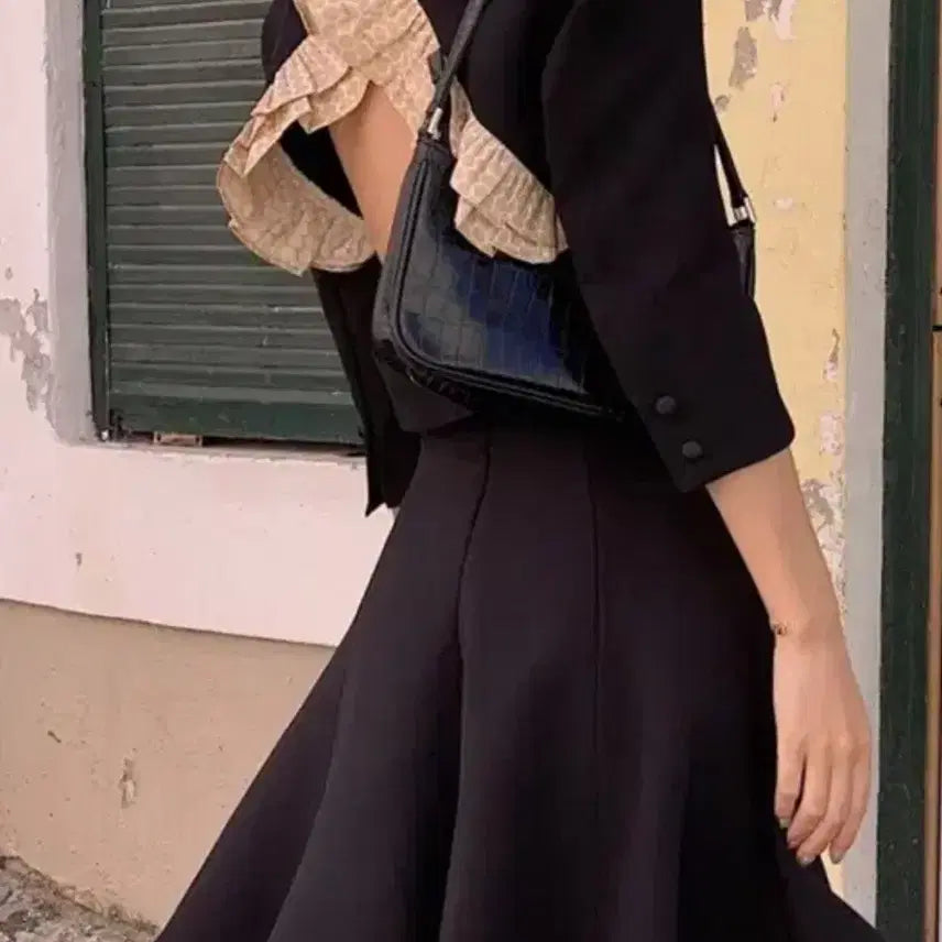 [BUNJANG] TXT Soobin Dot Backless Short Jacket / 서쿠키 도트 백리스 숏자켓 s