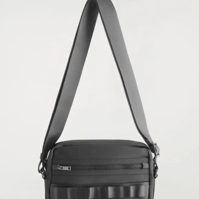 [BUNJANG] COS Transit Crossbody Bag Gray / COS Transit 트랜짓 크로스백 그레이