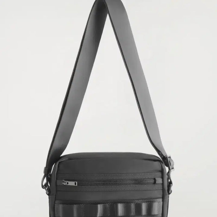 [BUNJANG] COS Transit Crossbody Bag Gray / COS Transit 트랜짓 크로스백 그레이